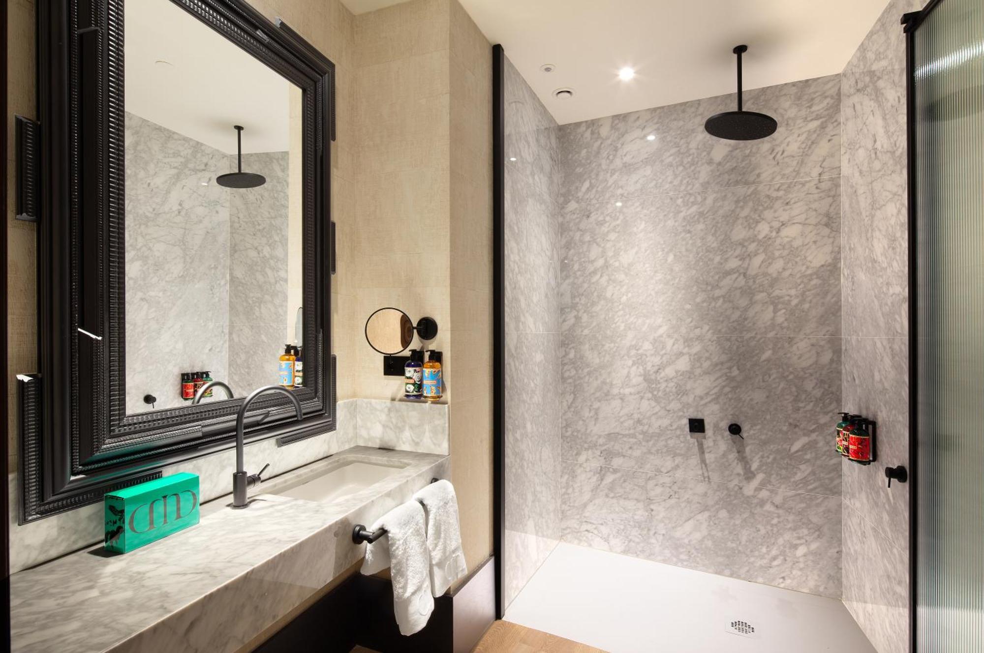 Hotel Montera Madrid, Curio Collection By Hilton المظهر الخارجي الصورة